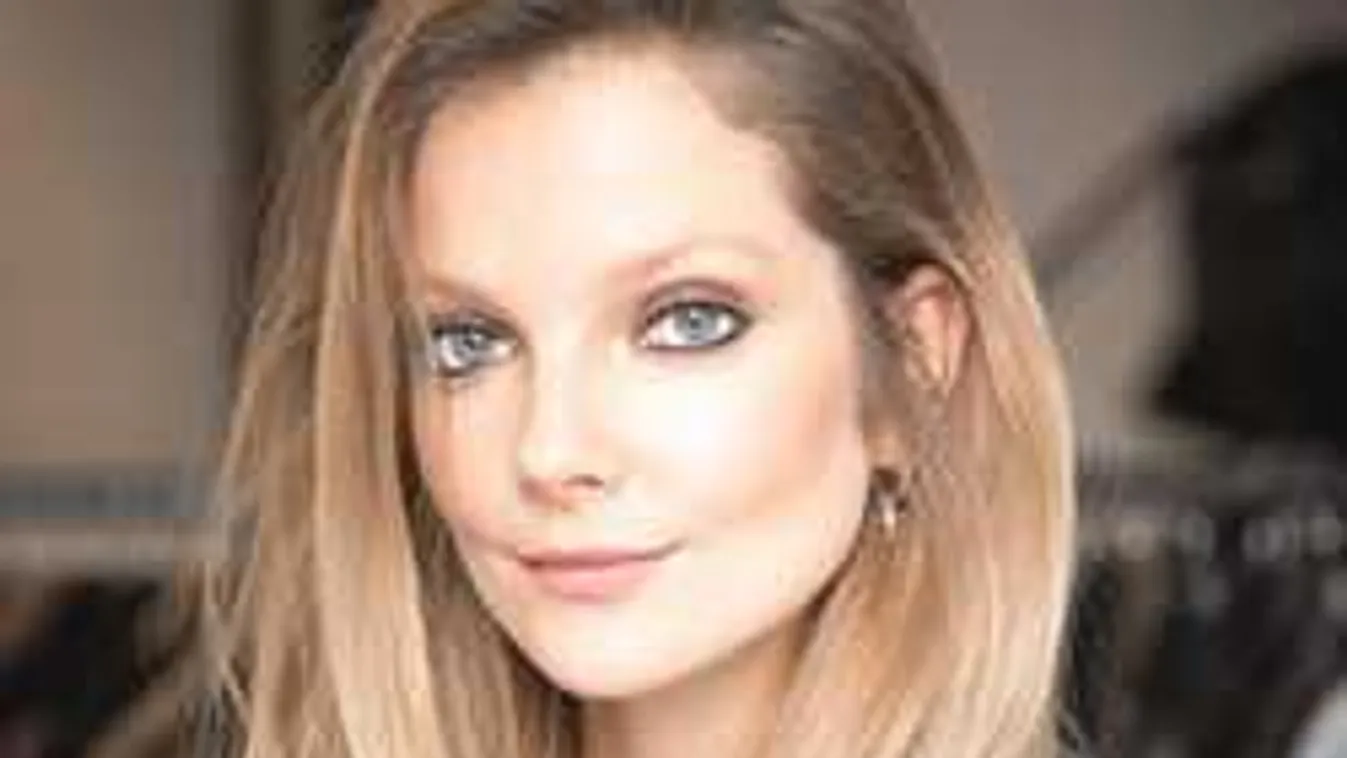 Barátai előtt pucérkodott a magyar topmodell