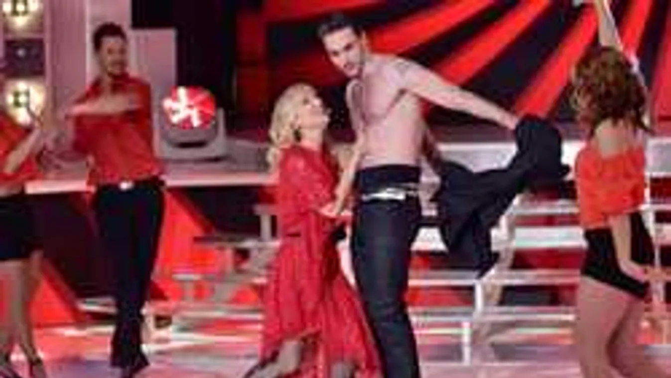 Mindent a szemnek! Színpadon vetkőznek A Nagy Duett sztárjai