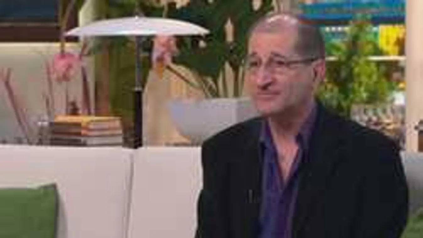 Tizenkét méter magasról, fejjel csapódott a színpadba a magyar színész