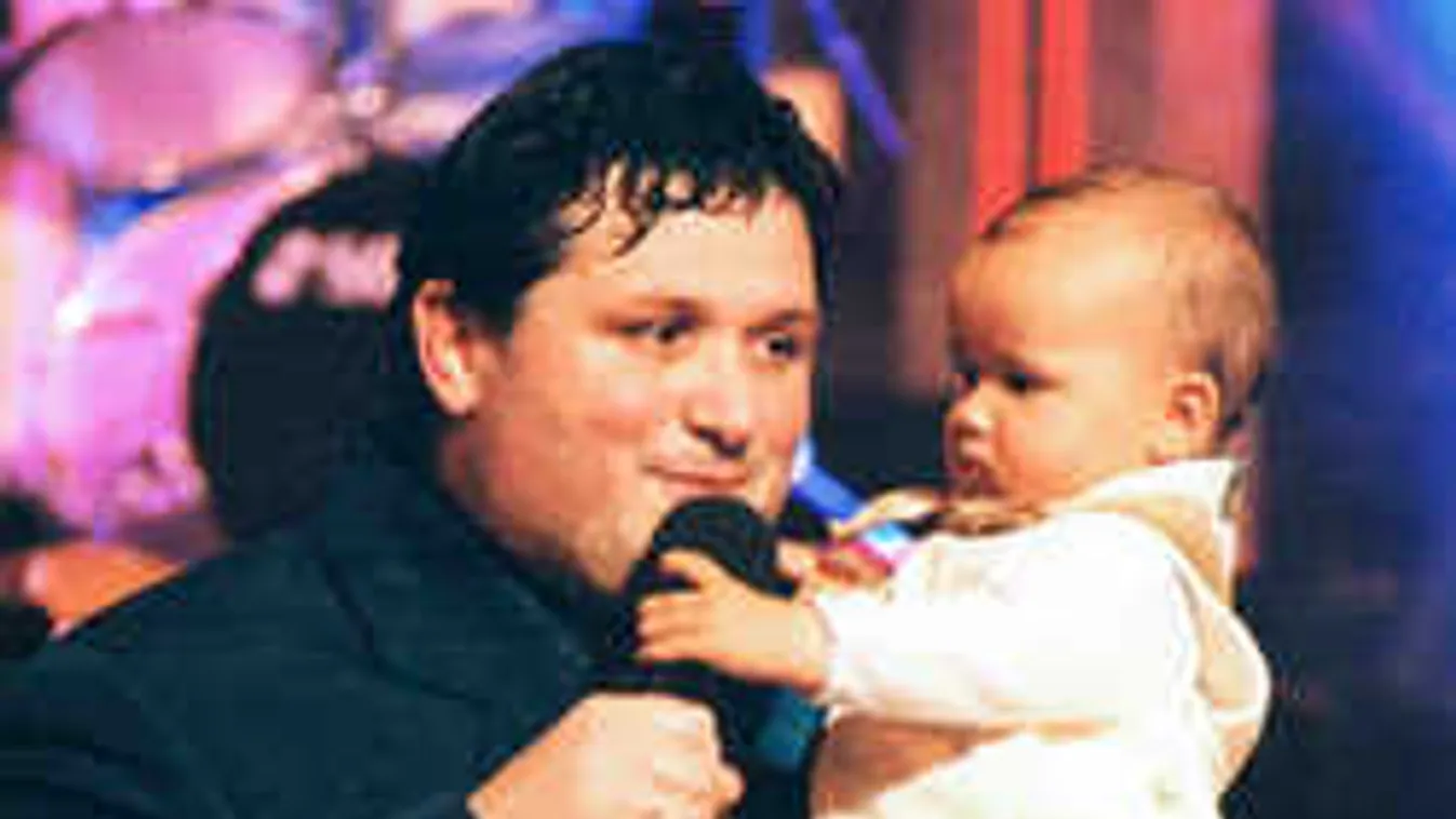 Érdekes fotót a múltból: Lajcsi lánya is Dáridózott