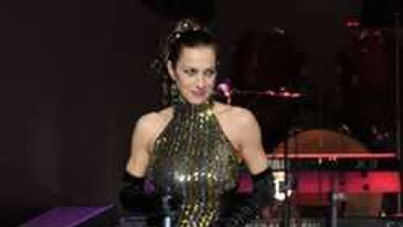 Kiderült, kalandvágy miatt hagyja el családját Fésűs Nelly