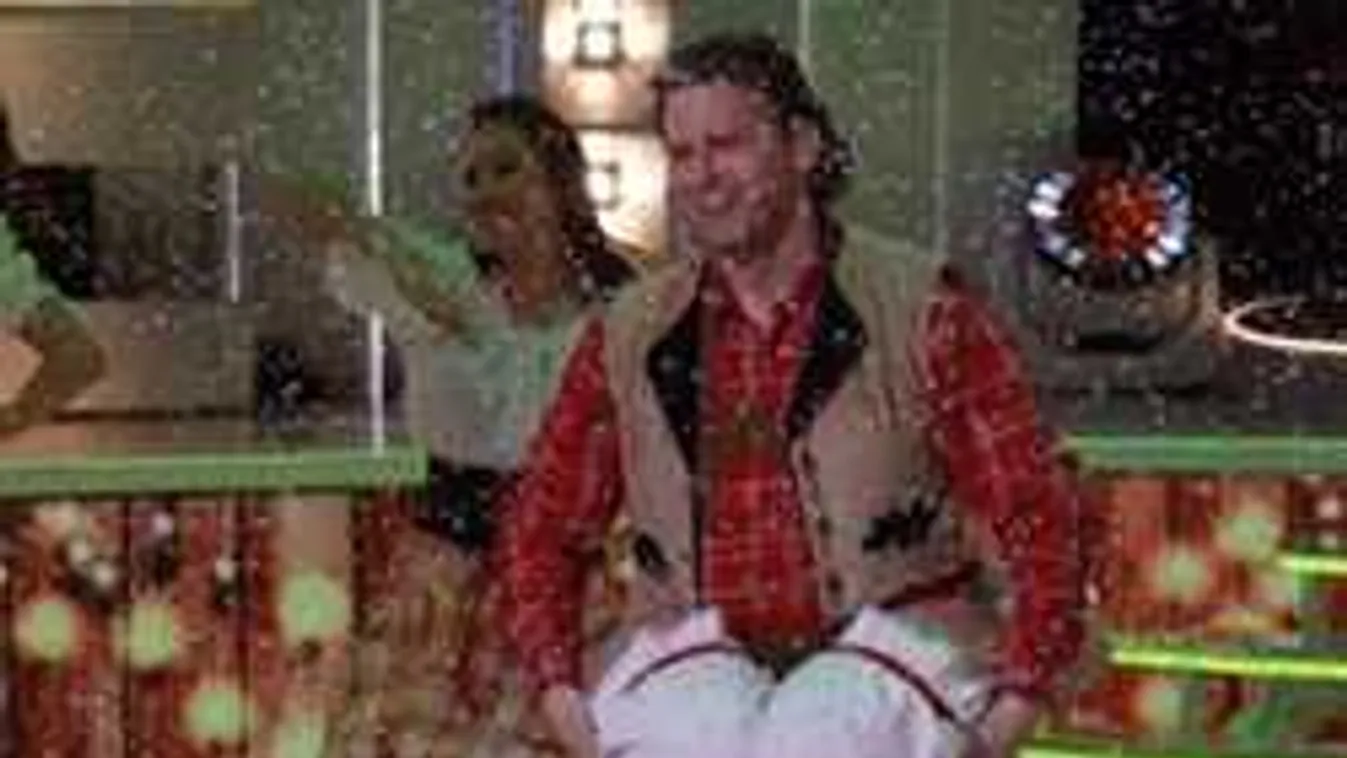 Élő egyenes adásban villantott a magyar sztár - Képek!