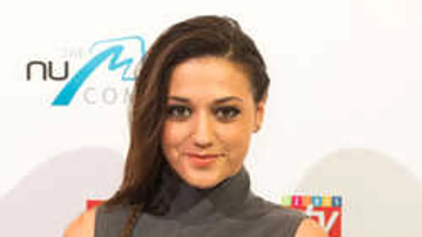 Összecsomagolt, és elhagyta az országot a magyar sztárénekesnő