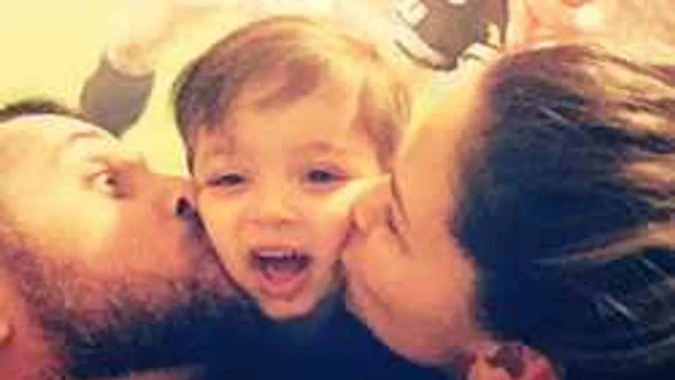 Így csókol Majka fia