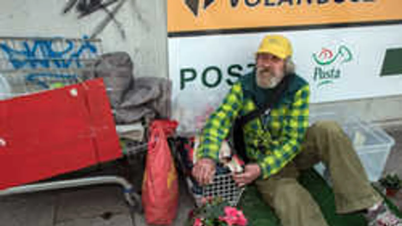 Cukrosbácsinak nézik, pedig csak gyerekeknek szerez örömet