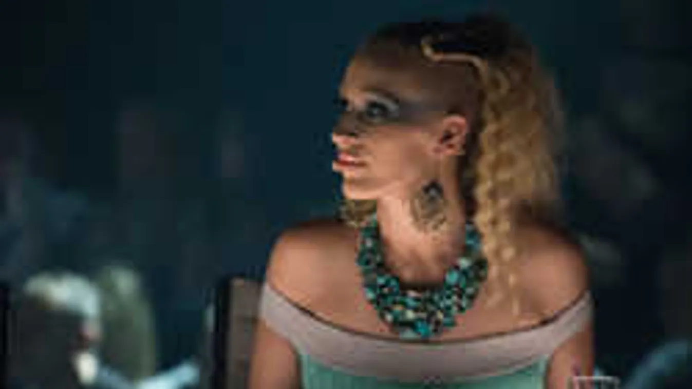 Rémület, kalácsba sütötték az énekesnő arcát