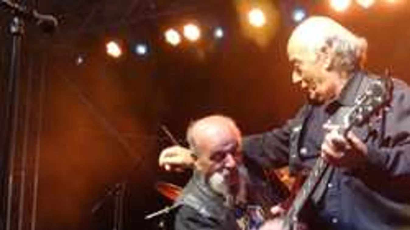 Áll a bál. Alaptag lépett ki a legendás magyar rockbandából.