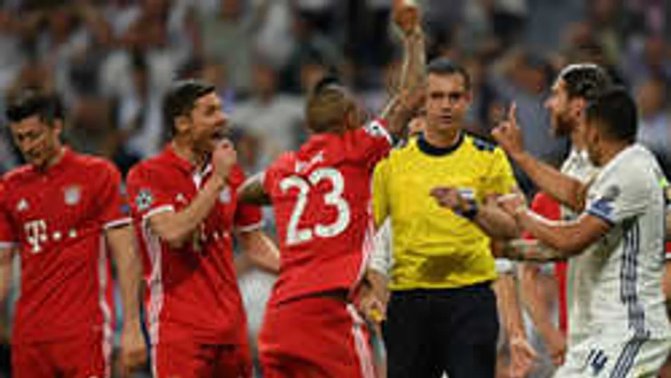 Hihetetlen botrány, rendőrök védték meg Kassait