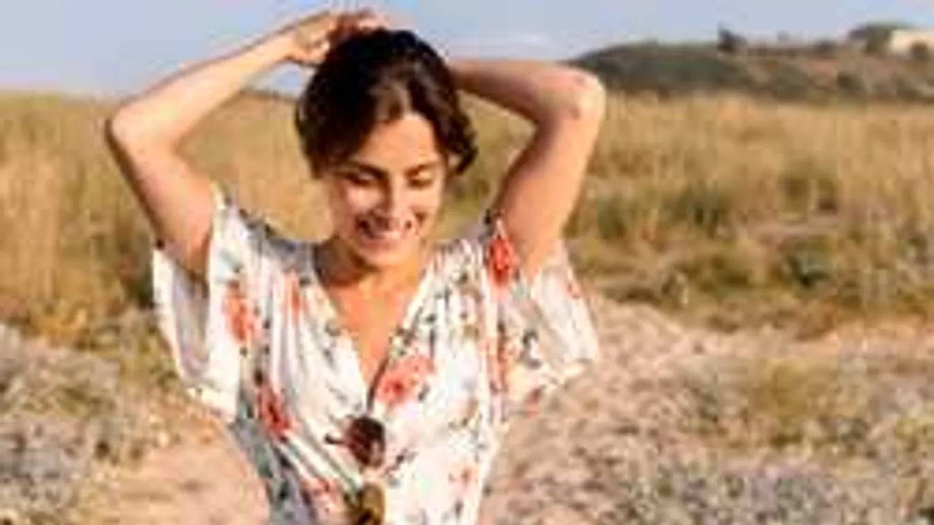 Szuperszexi divat: így villantanak majd nyáron a nők