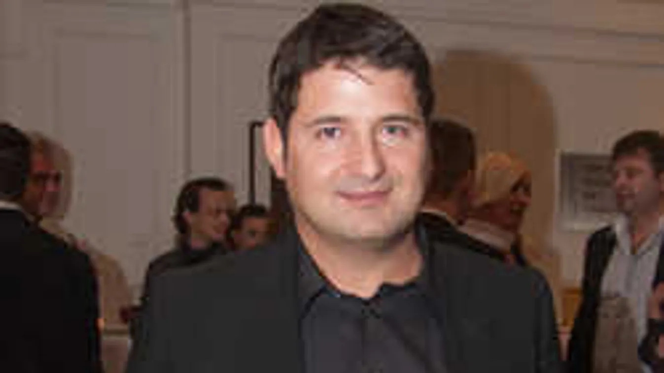 Festői szépségű helyen kényezteti a barátnőjét Hajdú Péter