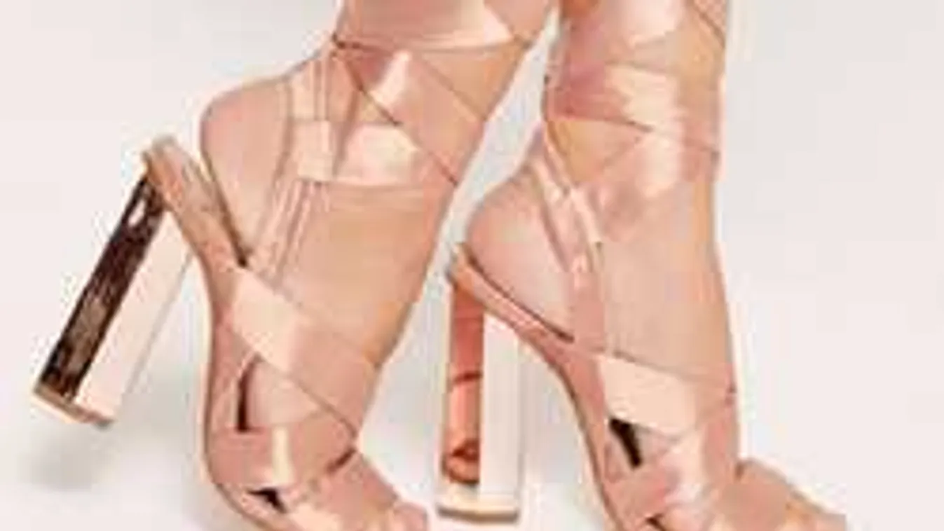 A francia nők szerint ez a tökéletes cipősarok-méret