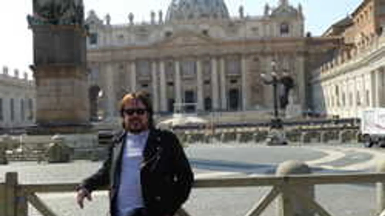 Kismamák rabolták ki Rómában a Neoton sztárját!