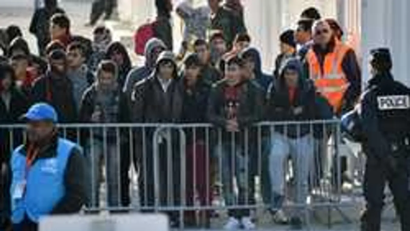 Tévedésből fogadnak be migránsokat a britek