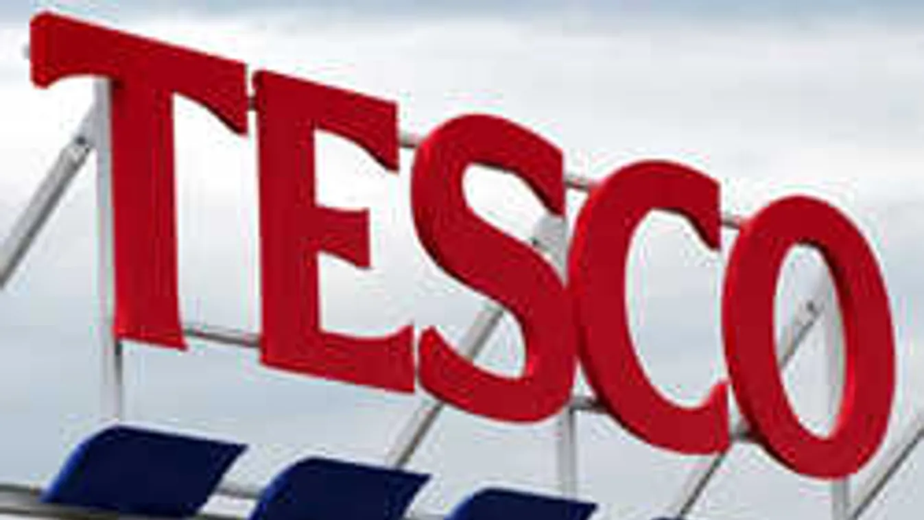 A parkolóban szórják szét az elhunyt TESCO dolgozó hamvait