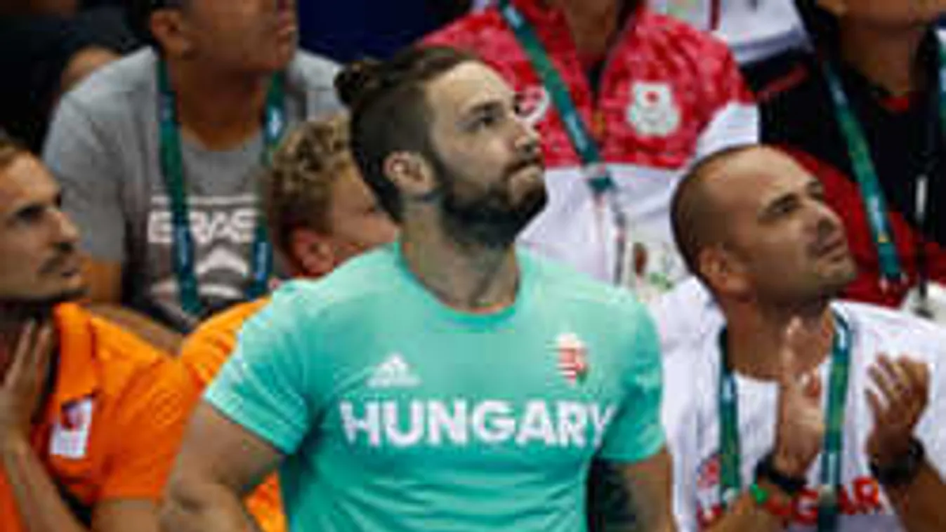 Botrány a medencében, Shane Tusup miatt szakítottak