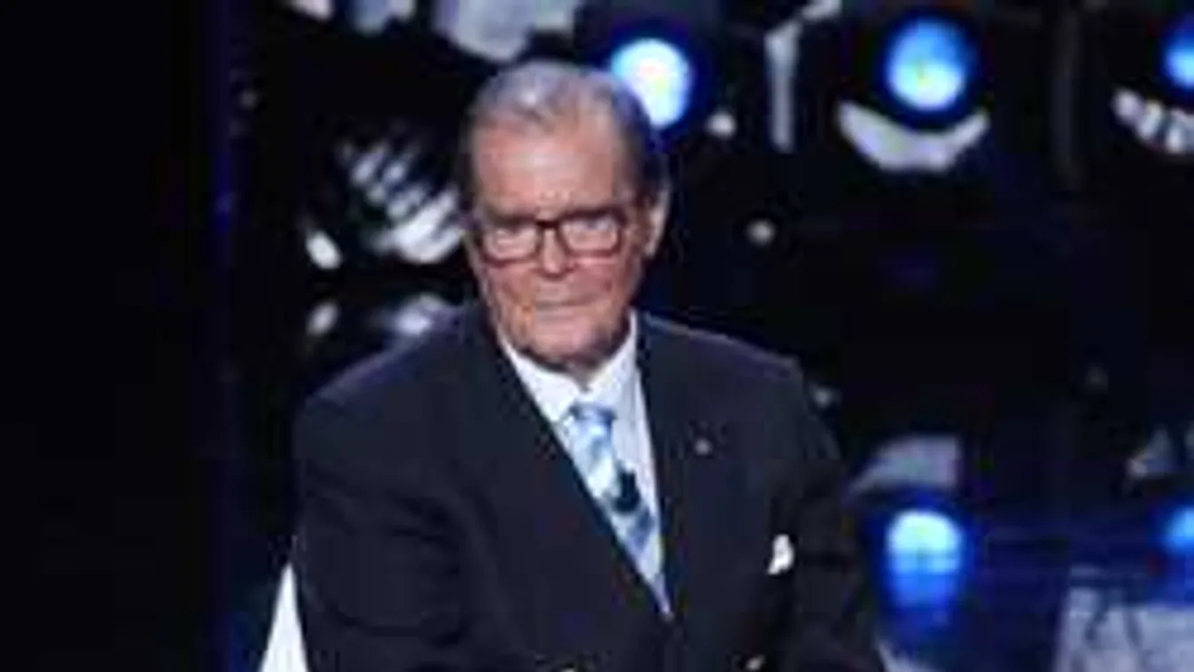 Kiderült, miért nem használt kaszkadőrt Roger Moore