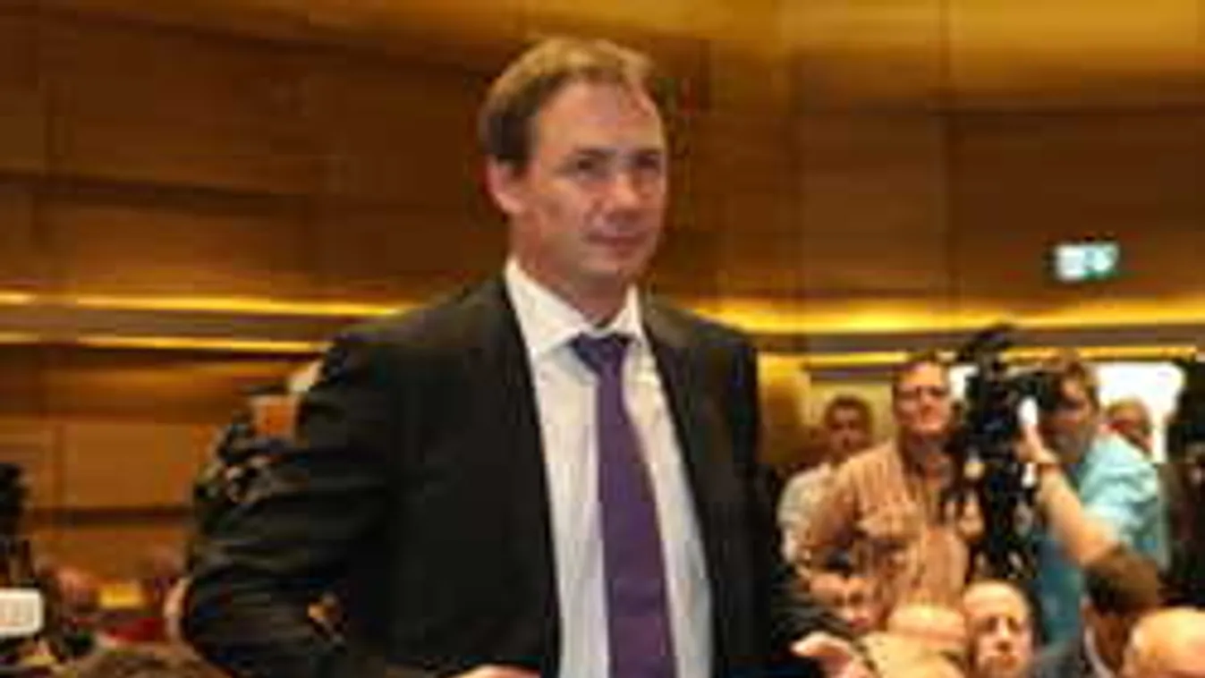 Svájcból érkezik a magyar sport új vezetője