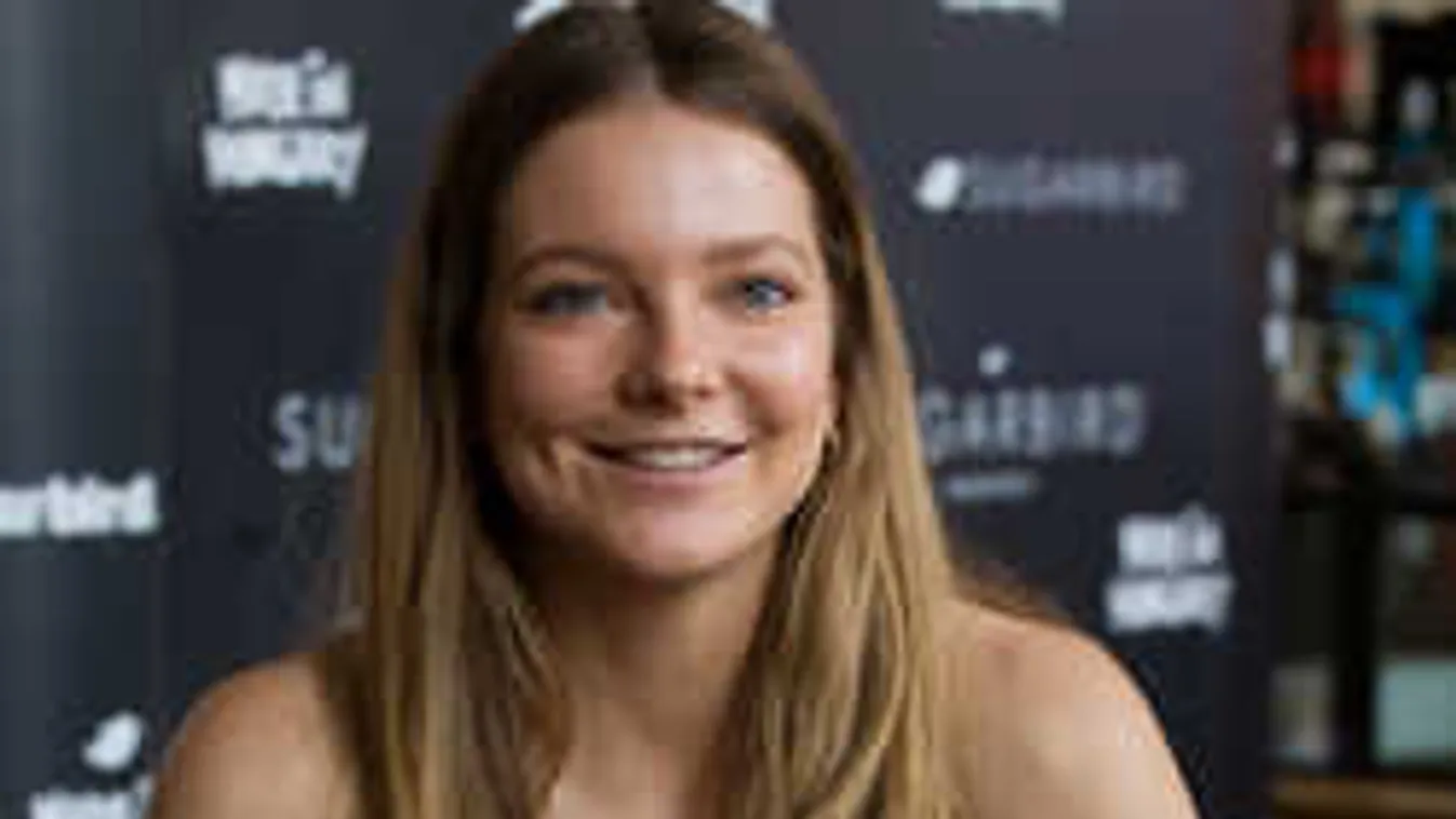 Itt az első fotó a világhírű magyar szupermodellről és párjáról