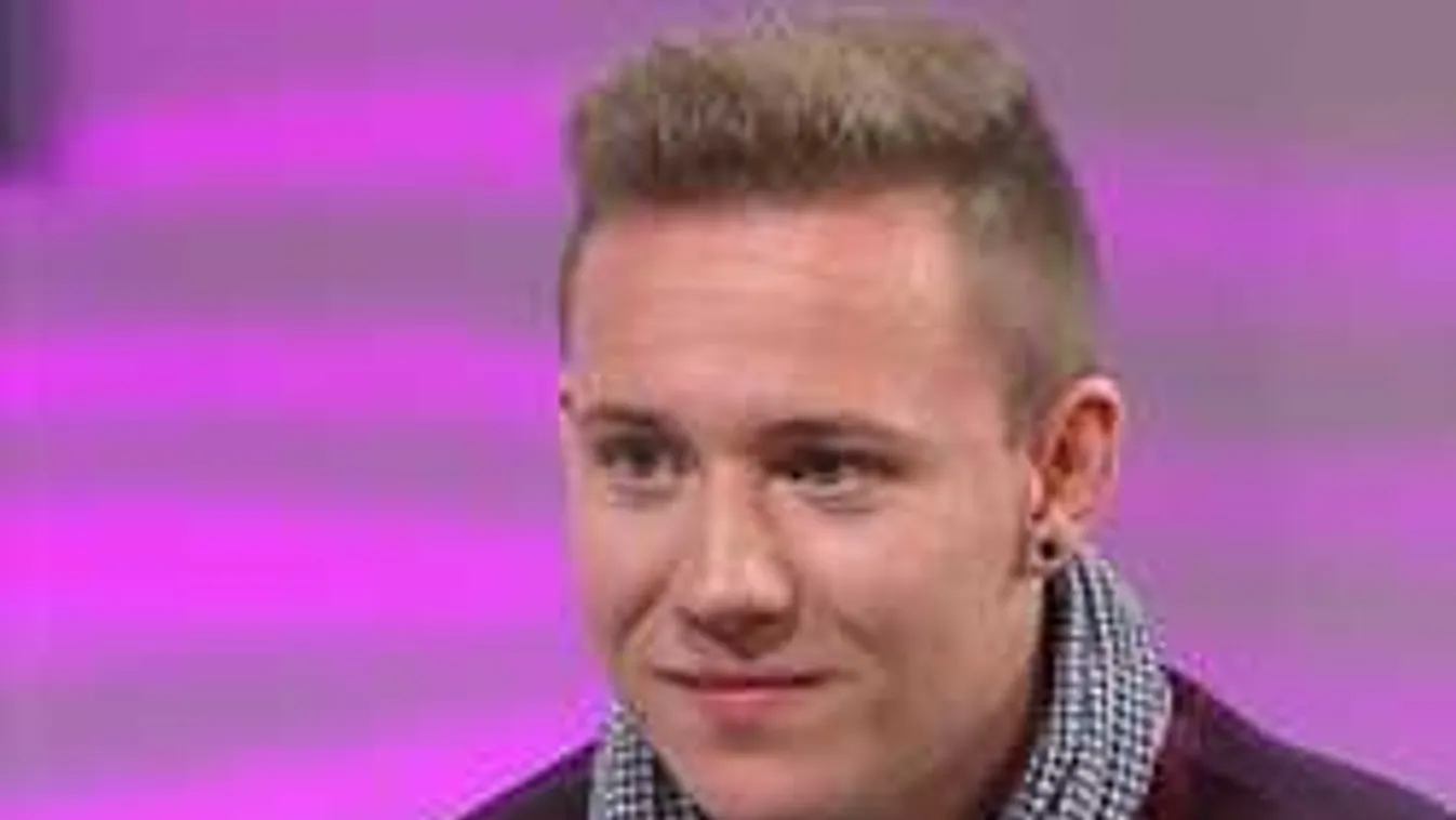 Félrekezelték a rendelőben, lebénult a magyar énekes arca