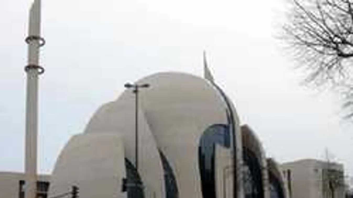 Merkel nem kertel: jobb, ha megszokják a mecsetek látványát a németek