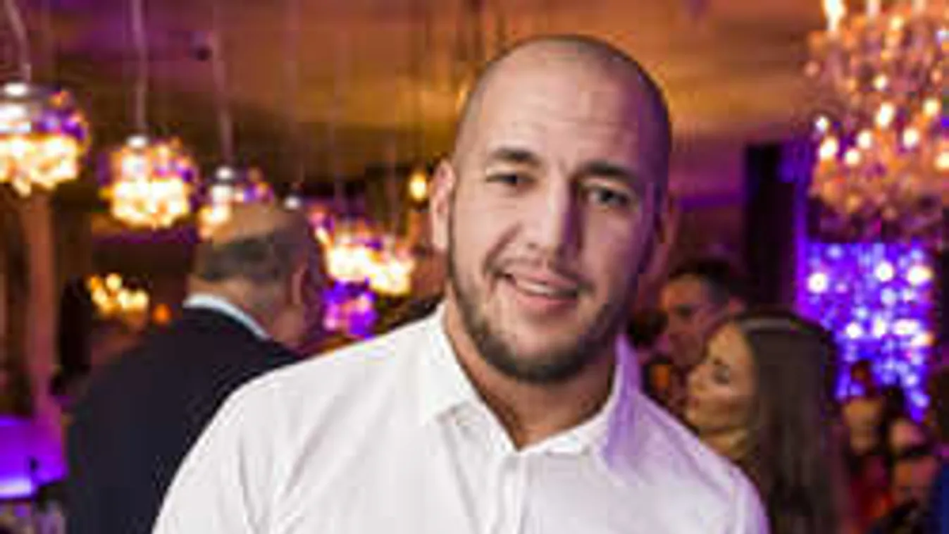 Kipakolt Curtis friss románcáról az elhagyott feleség