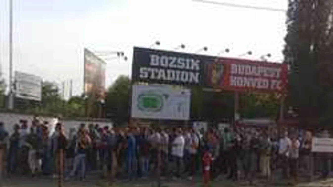 Tombol a fociláz, 23 éve nem történt ilyen a magyar pályán