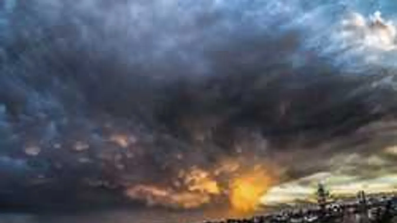 Hatalmas záporfelhők közelítenek felénk, ebben nem lesz köszönet