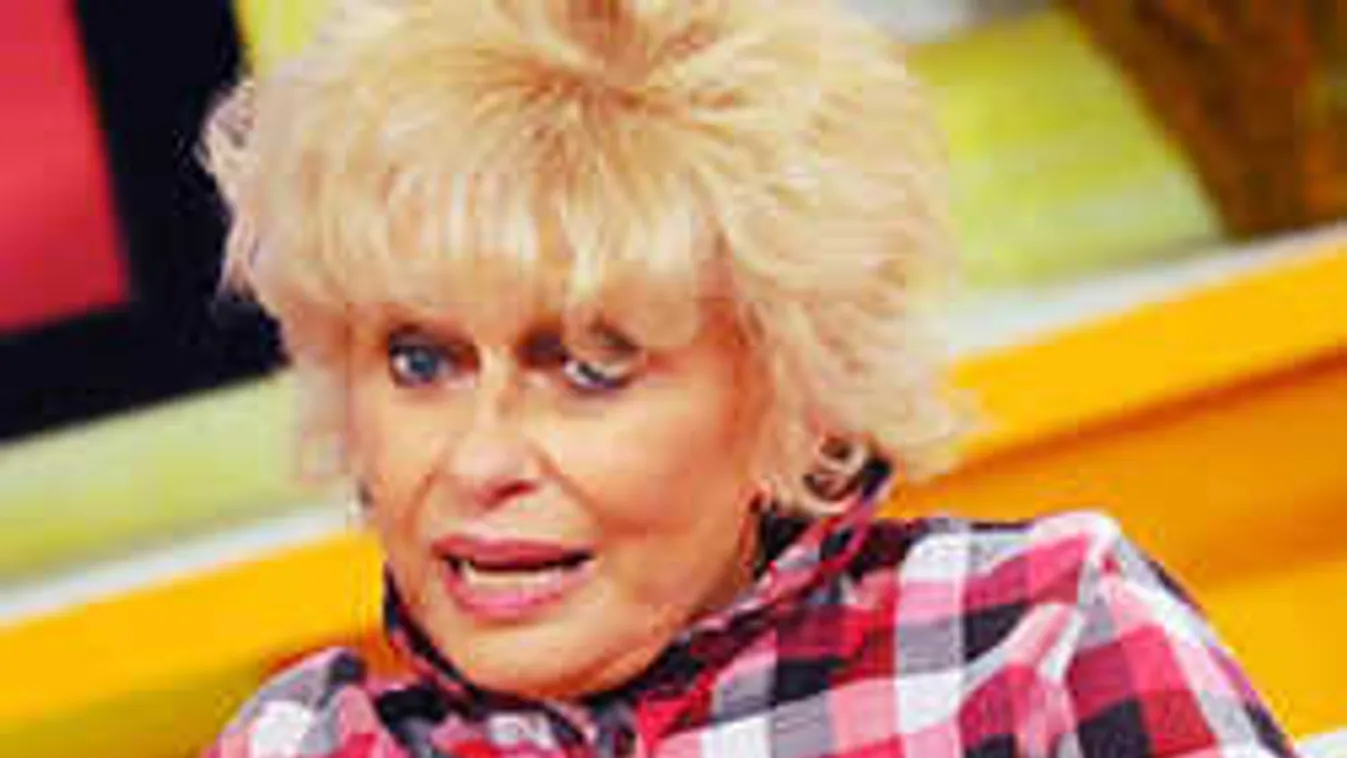 Randizni jár 74 évesen Esztergályos Cecília: Férje is tud róla