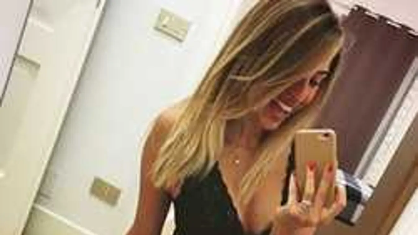 Szuperszexi pózban fürdőzik a sztáredző lánya