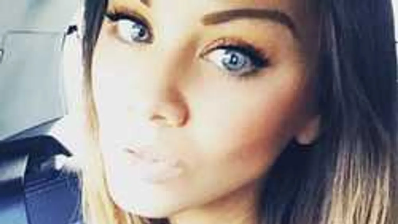 Bugyi nélkül veti magát a homokba a bronzos bőrű szépség