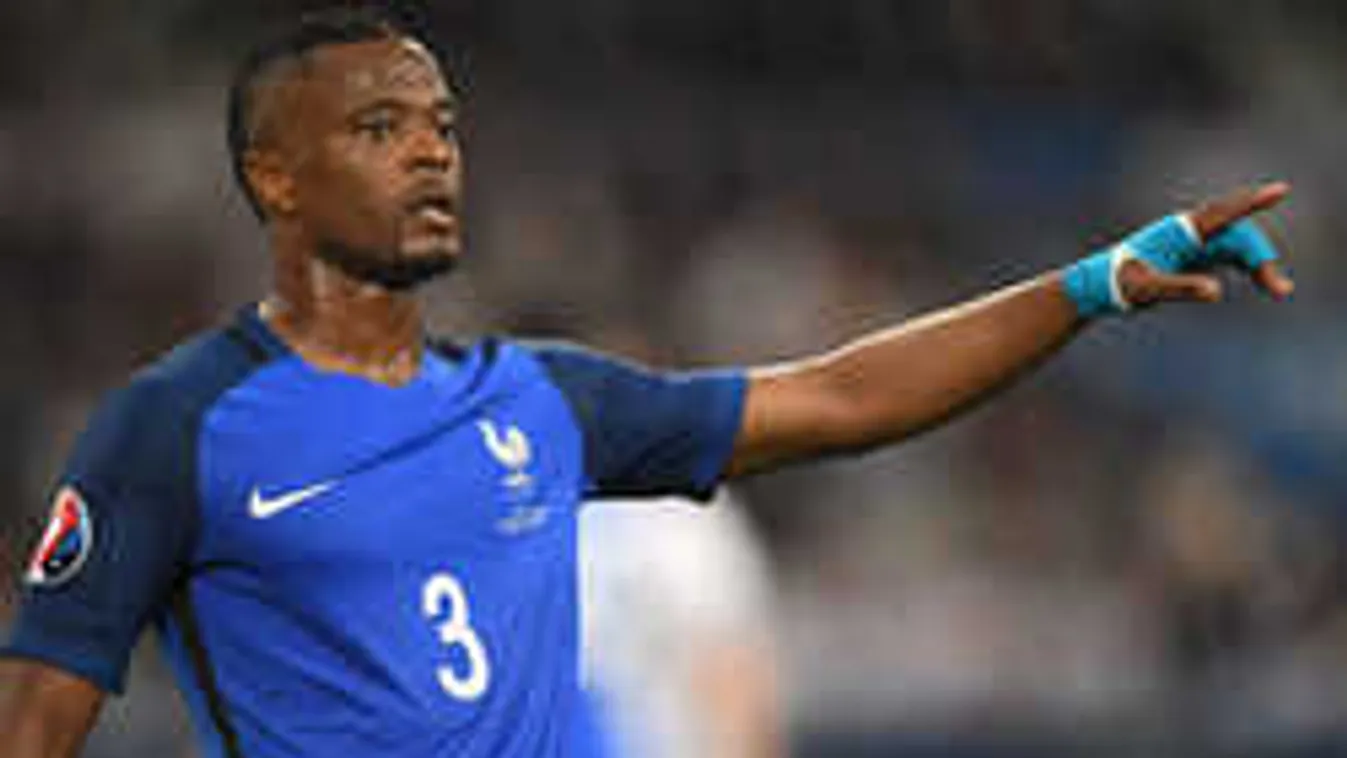 A világsztár focista veszélyesen közel került az oroszlánhoz