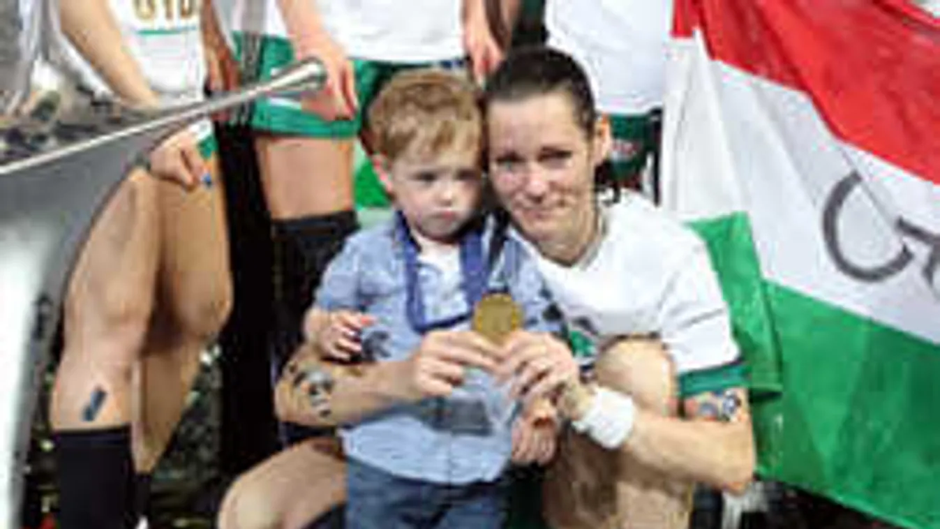 Szívbe markoló fotók, anyaként is a csúcson Görbicz