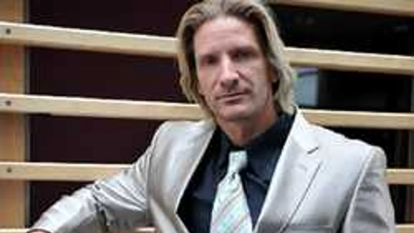 Meglepő, hogy ki tanítja vagánykodni Pintér Tibort