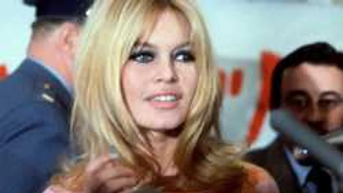 A szexszimbólum is beszállt a politikába