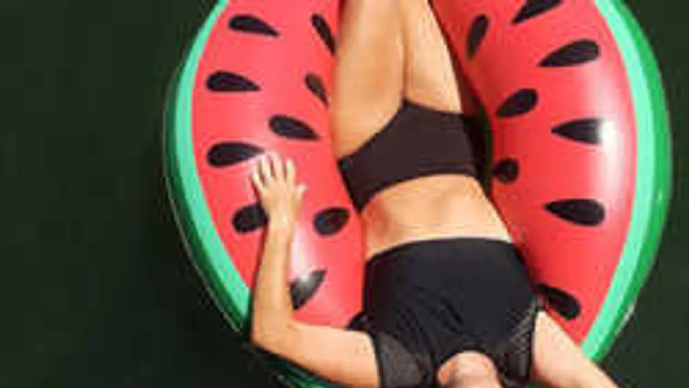 Többé nincs korhatár! 50 fölött is tarol a bikini