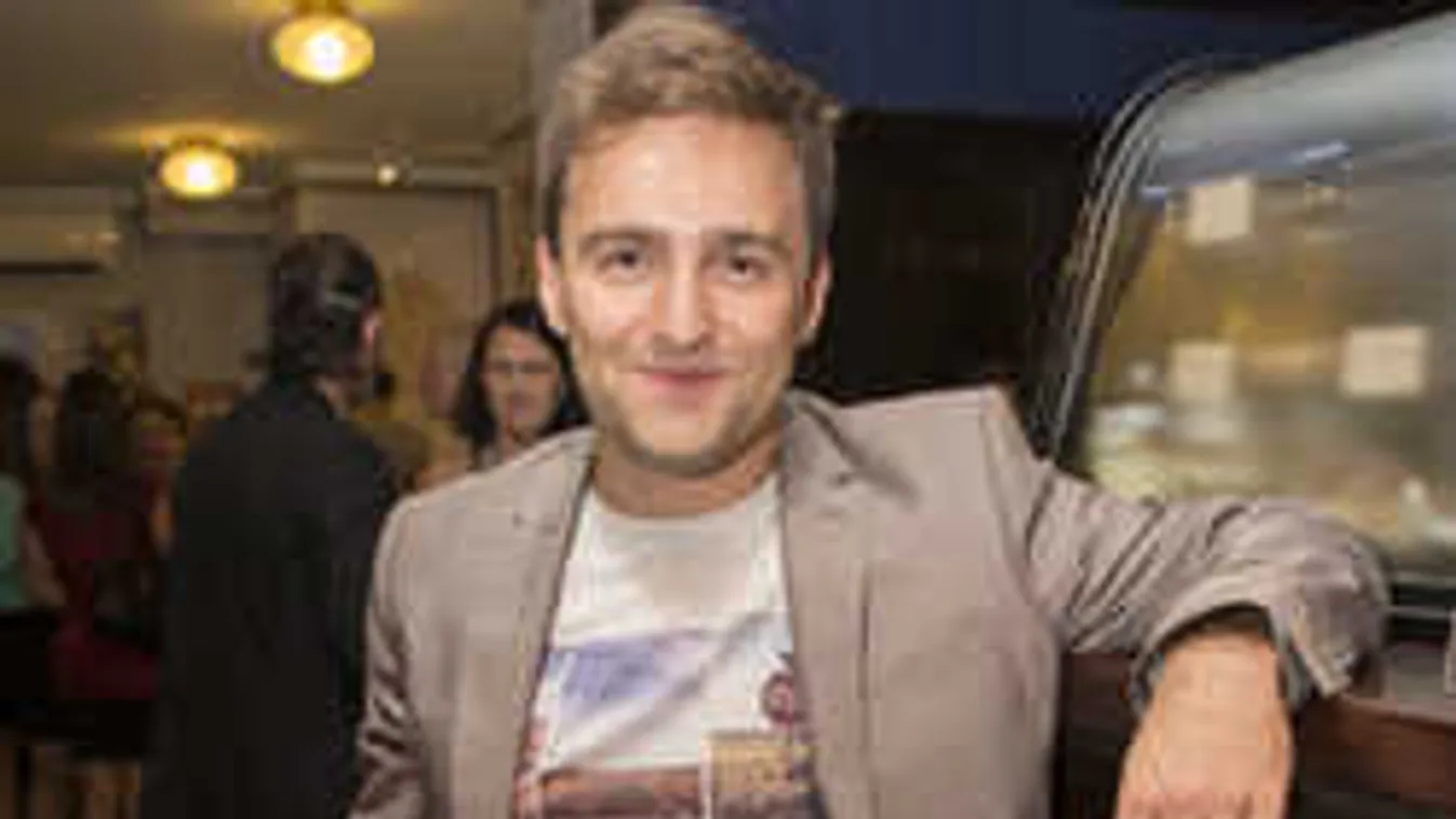 Hoppá, beleszeretett kolléganőjébe a válófélben lévő magyar színész