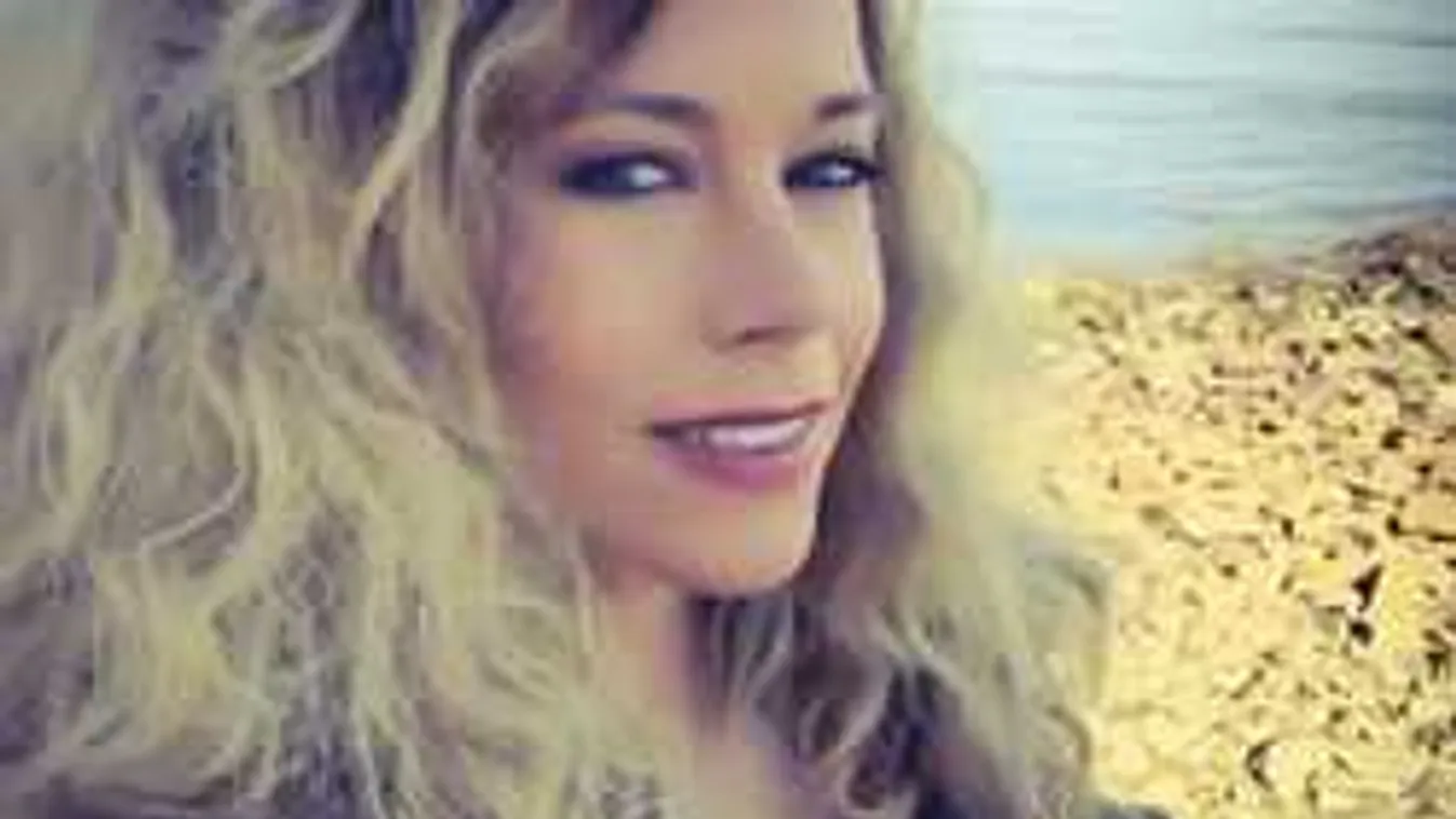 Széthúzta a felsőt, megmutatta csupasz melleit Baukó Éva