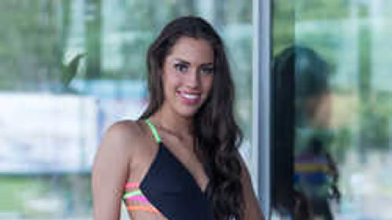 Ennyi dögös, bikinis lányt egy helyen még nem láttál