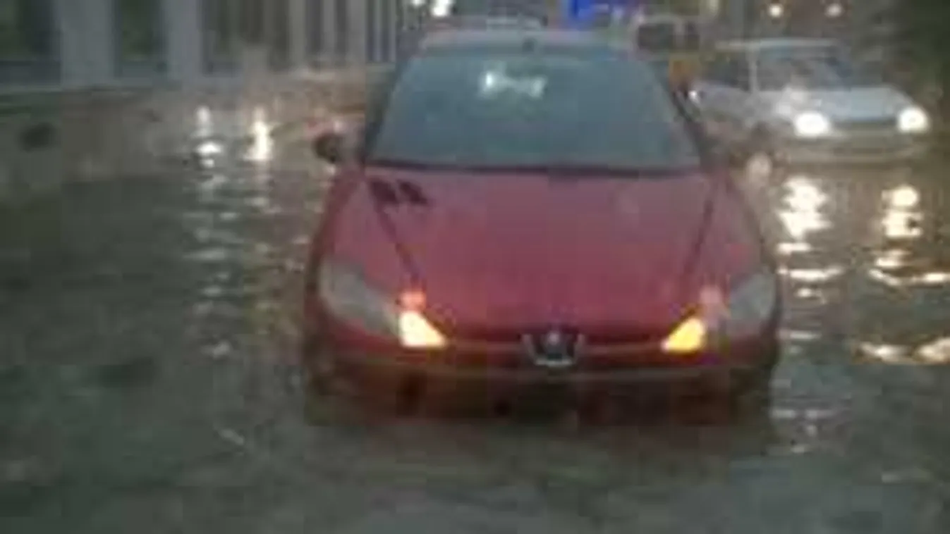 Hatalmas szupercella tört az országra, újra árvíz pusztít