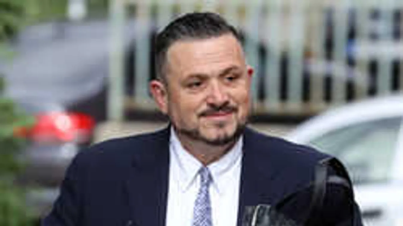 Külföldi segítséget kaphat Lajcsi a peréhez