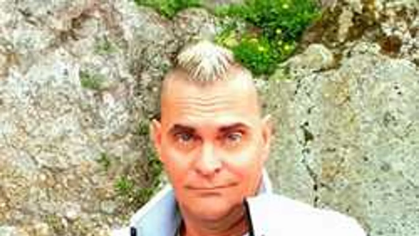 Milliós beavatkozás, elsorvadt az állkapocscsontja az ismert mulatós sztárnak