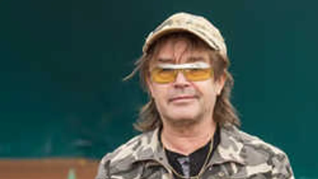 Szikora Róbert 1956 hőseiért zenél