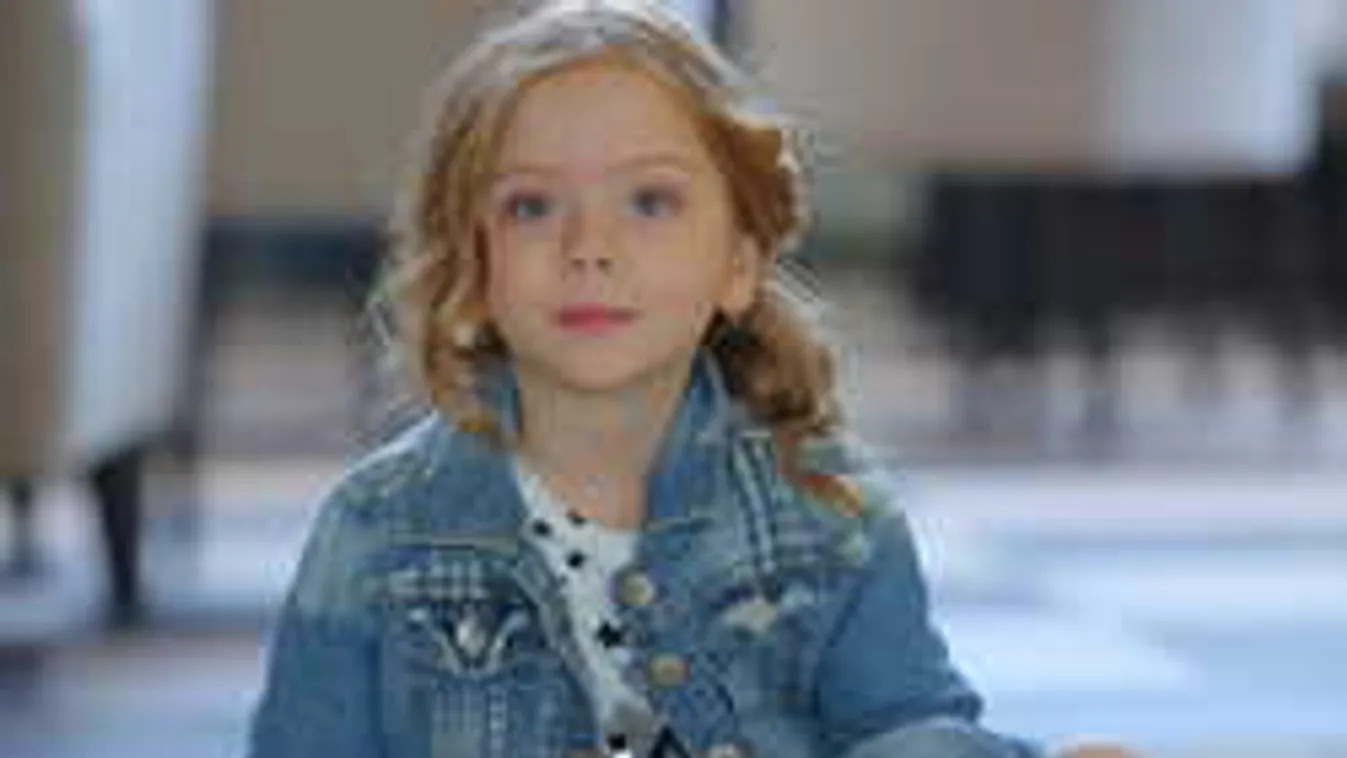 Négyéves jászberényi kislány képviseli hazánkat a szépségversenyen