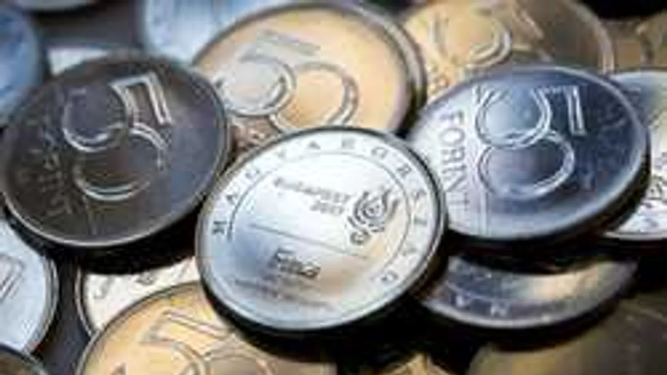 Emlékérem és tóátúszás a vébé jegyében