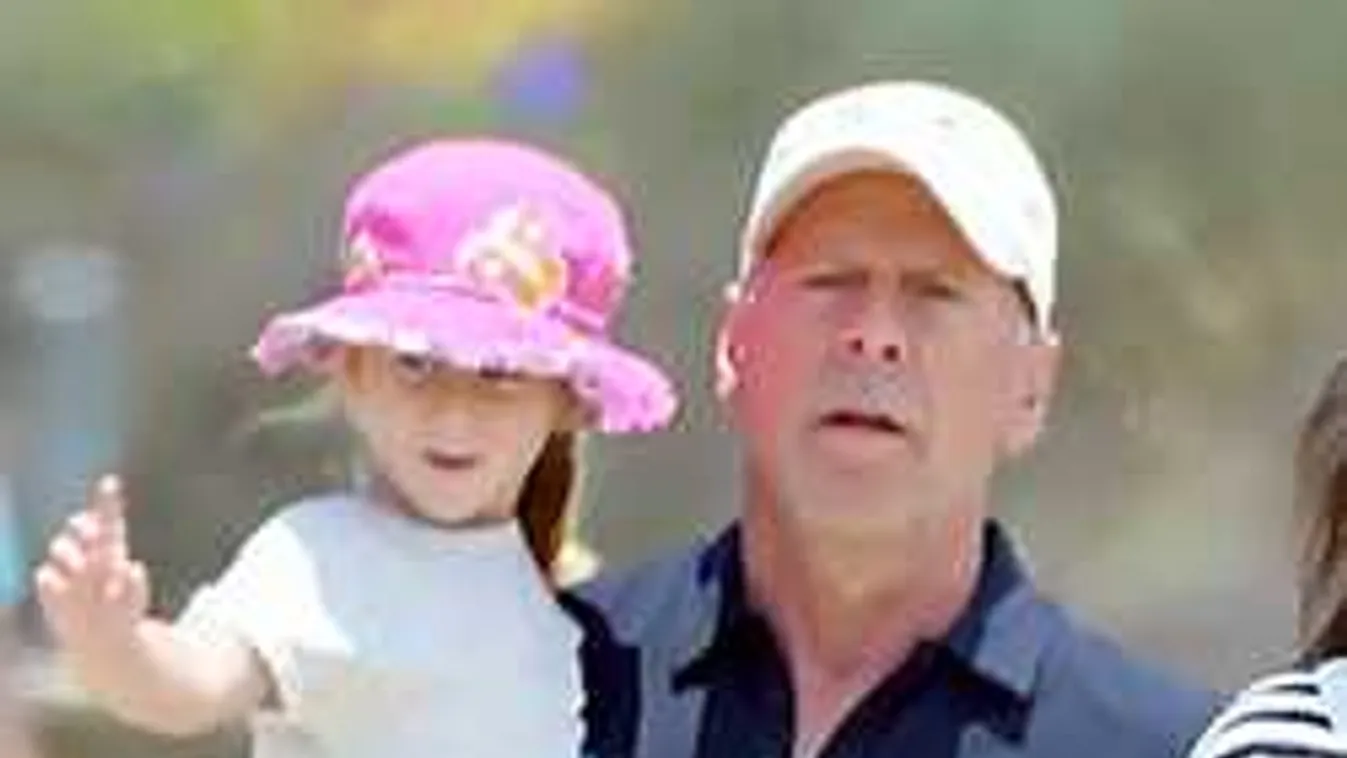 Bruce Willis legújabb családos képeitől elolvad a szíved