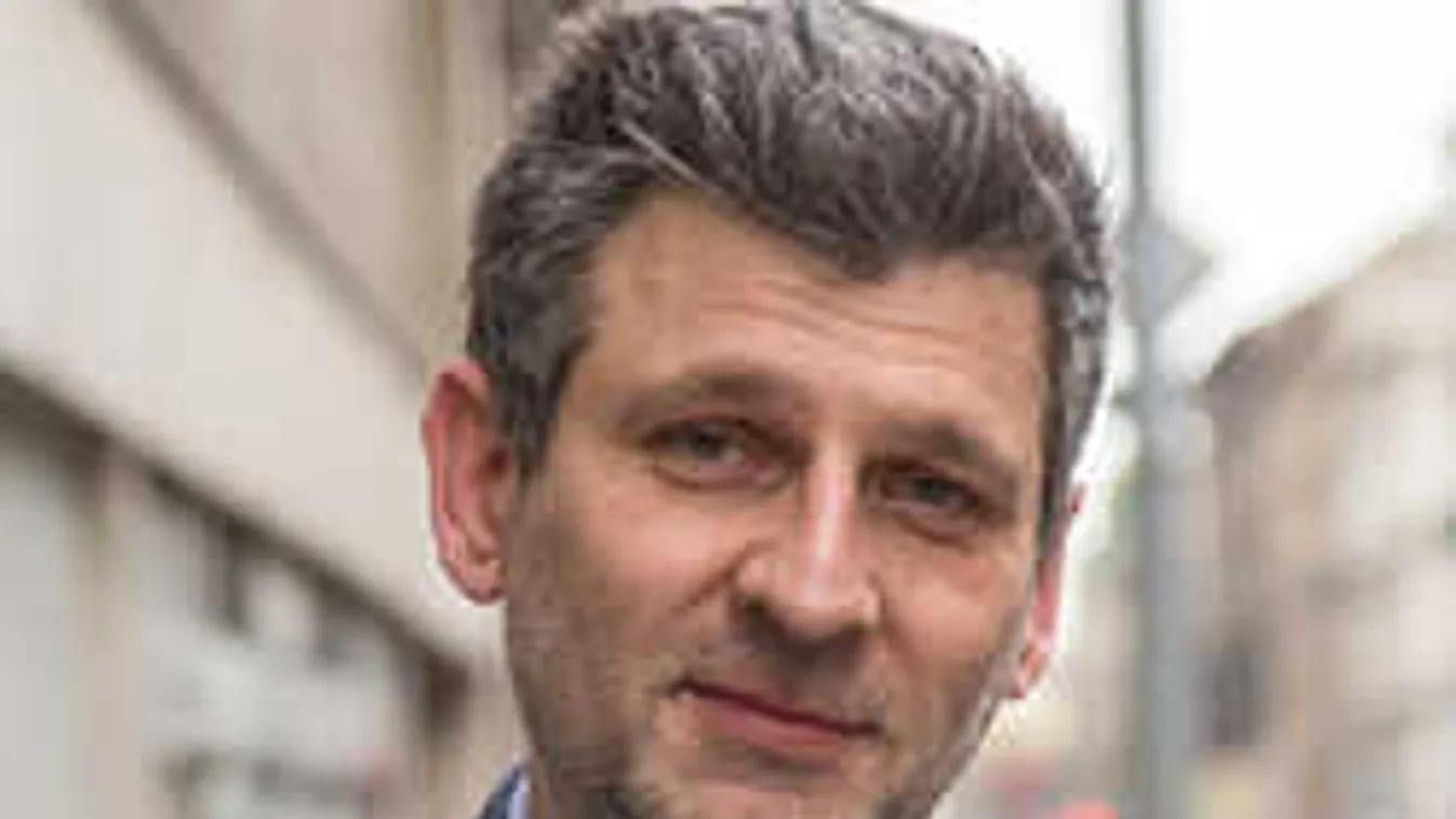 Hiába a durva támadások, Kárász Róbert kiáll az eltűnt gyermekekért!