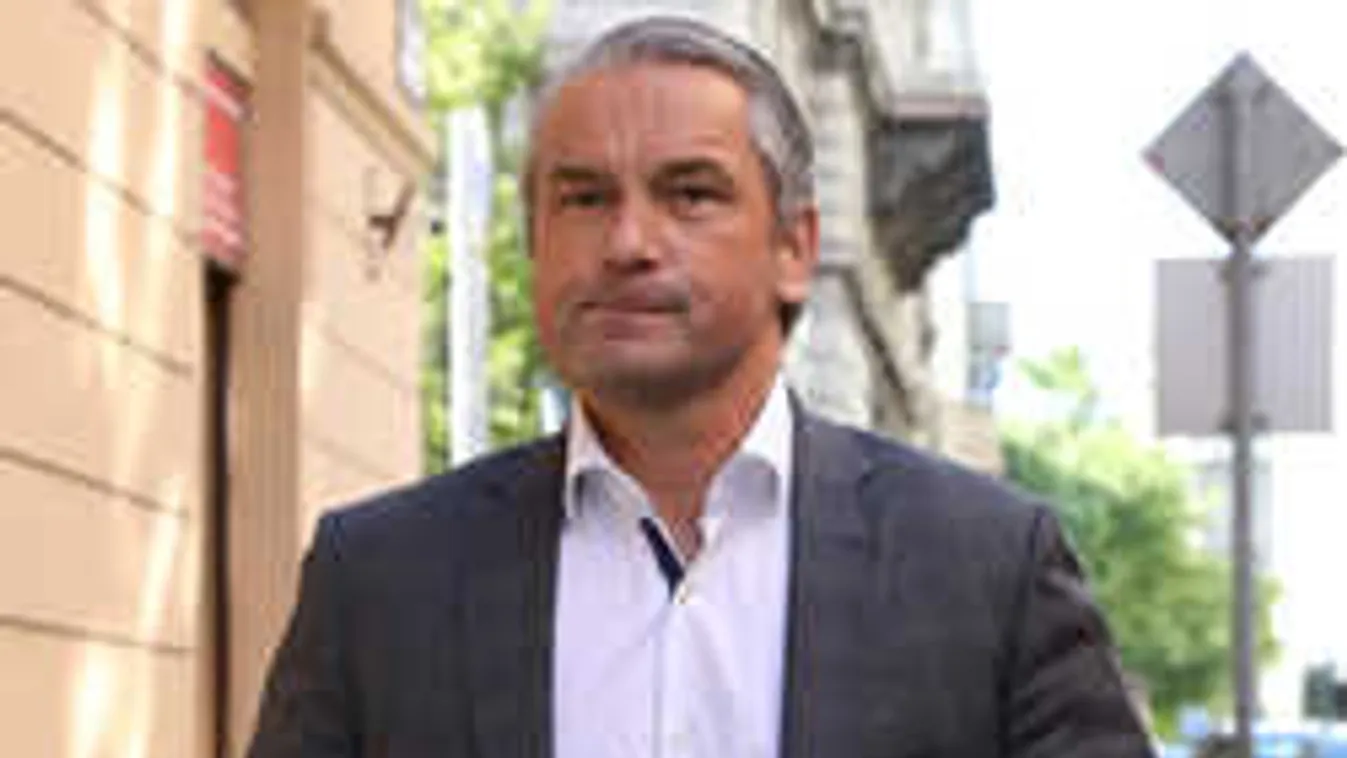 Storck bekeményít, félhetnek a válogatott focisták