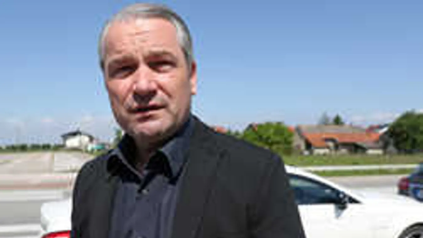 Döntöttek, így változik Bernd Storck fizetése