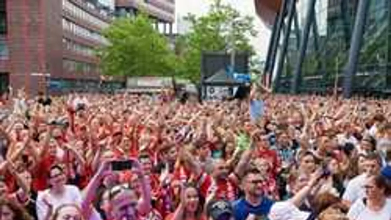 Tömeg és méteres sorok, nem hiszed el, mit vesznek az emberek