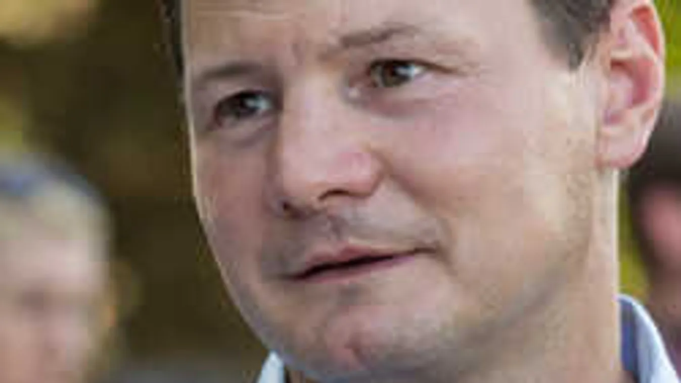 Madár fél, hogy nem lehet koraszülött kisfia mellett